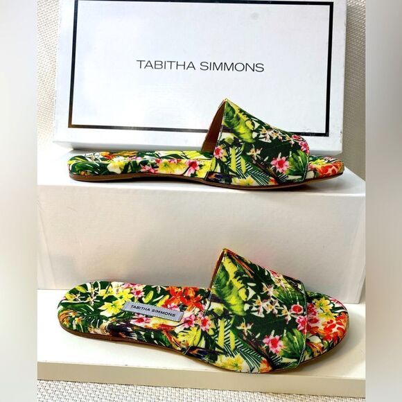 New with box Tabitha Simmons tropical print sandals size 37 or 6.5 Italy - Picture 2 of 11